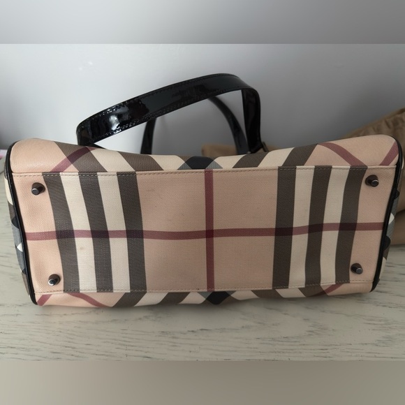 Burberry Checkered Shoulder Bag - Picture 9 of 10